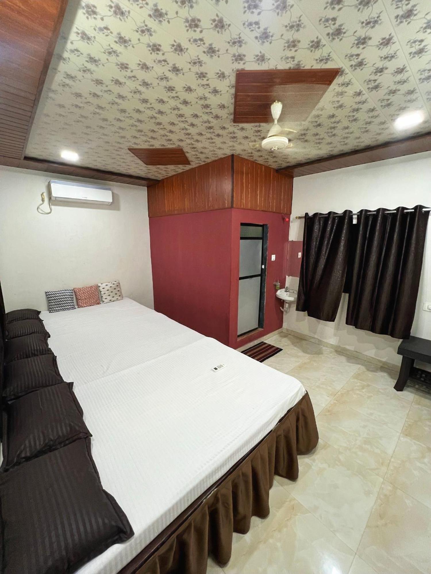 Karjat Ap Resort 外观 照片