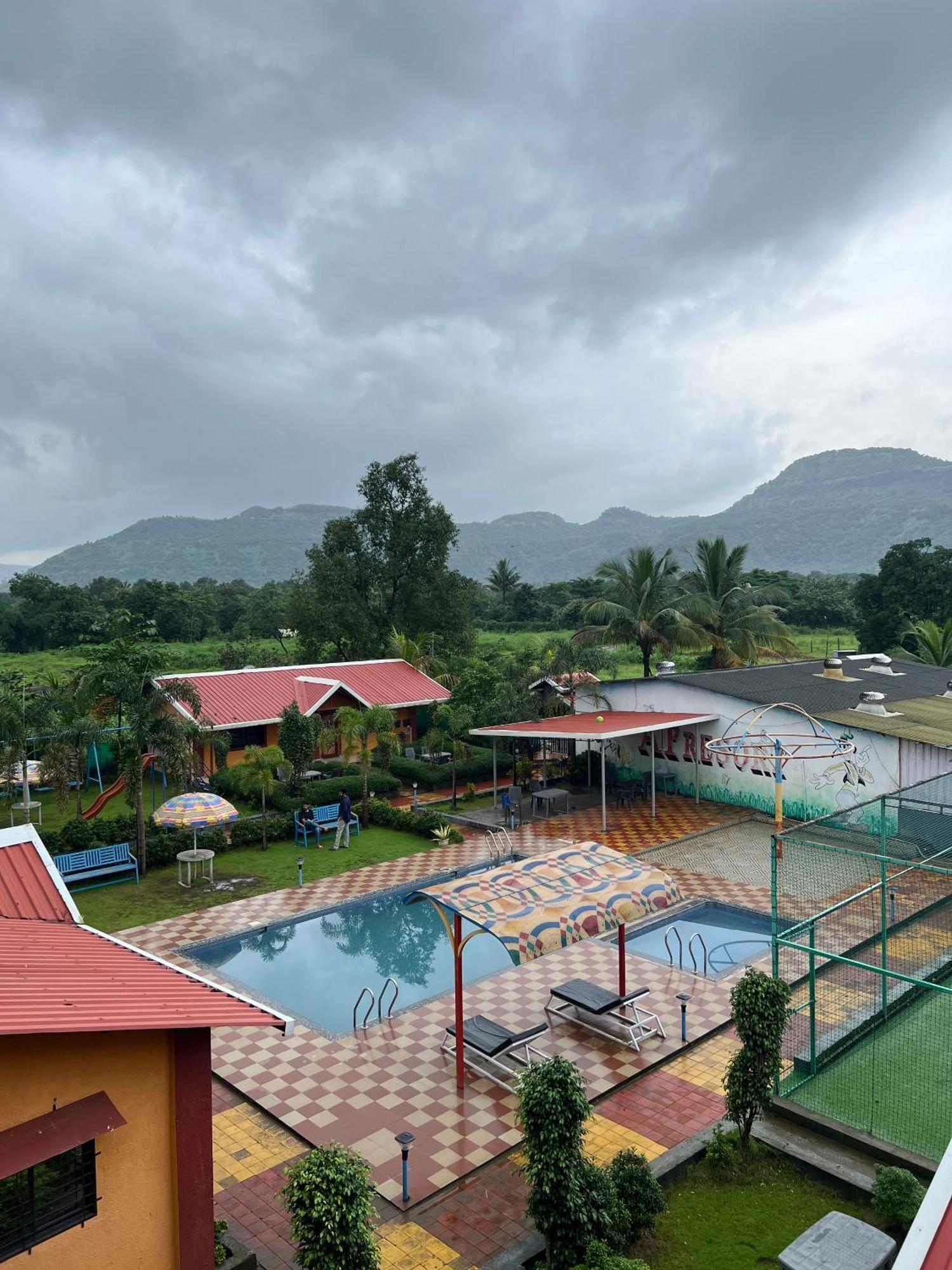 Karjat Ap Resort 外观 照片